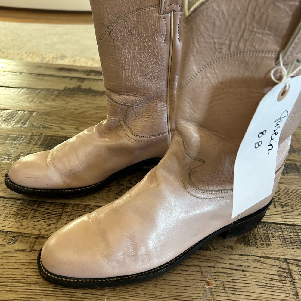 Justin Boots Light Pink Leather women’s 8 B cowboy boots worn in perfect